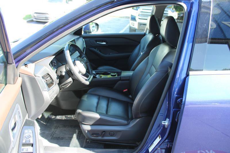Used 2023 Nissan Rogue SL AWD/4WD image 10