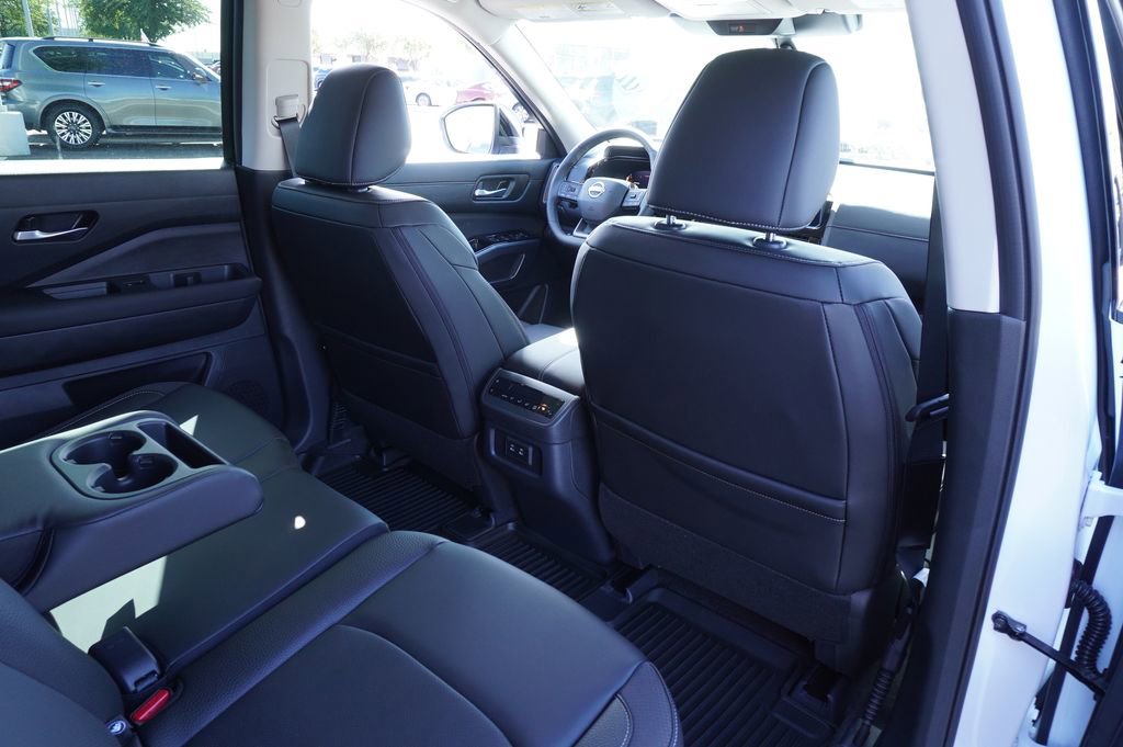 New 2026 Nissan Pathfinder SL image 11