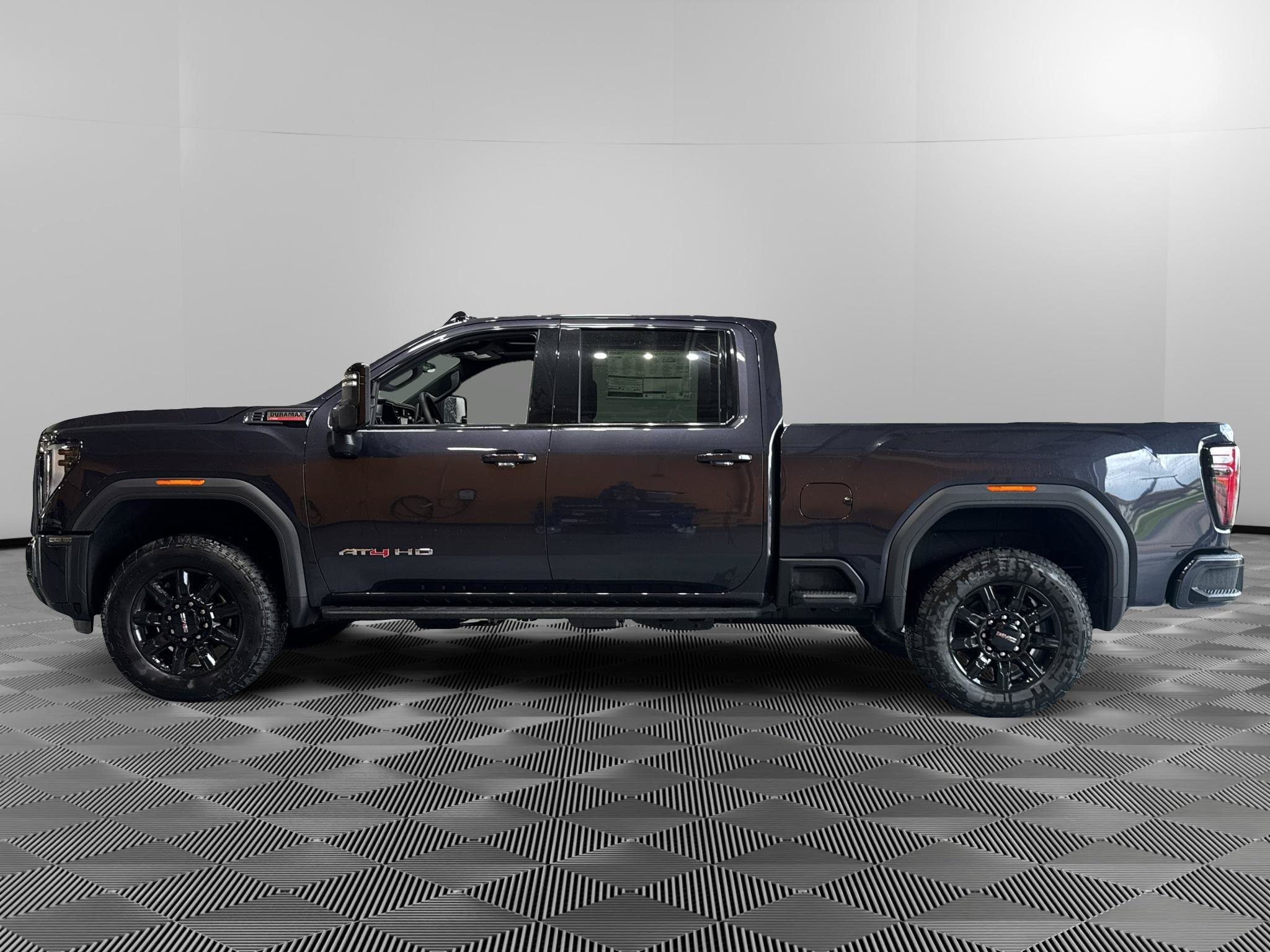 New 2026 GMC Sierra 2500 AT4 w/ AT4 Premium Plus Package AWD/4WD image 2