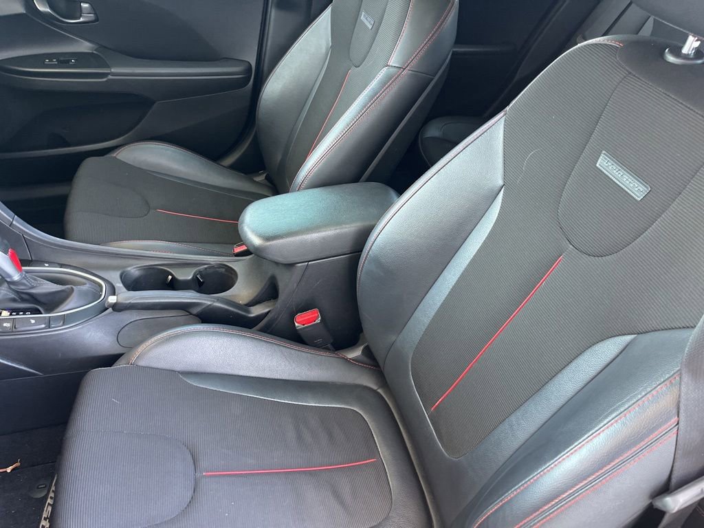 Used 2020 Hyundai Veloster 2.0 Premium image 8
