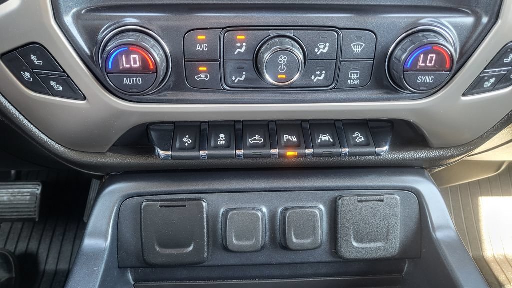 Used 2018 GMC Sierra 1500 Denali RWD image 31