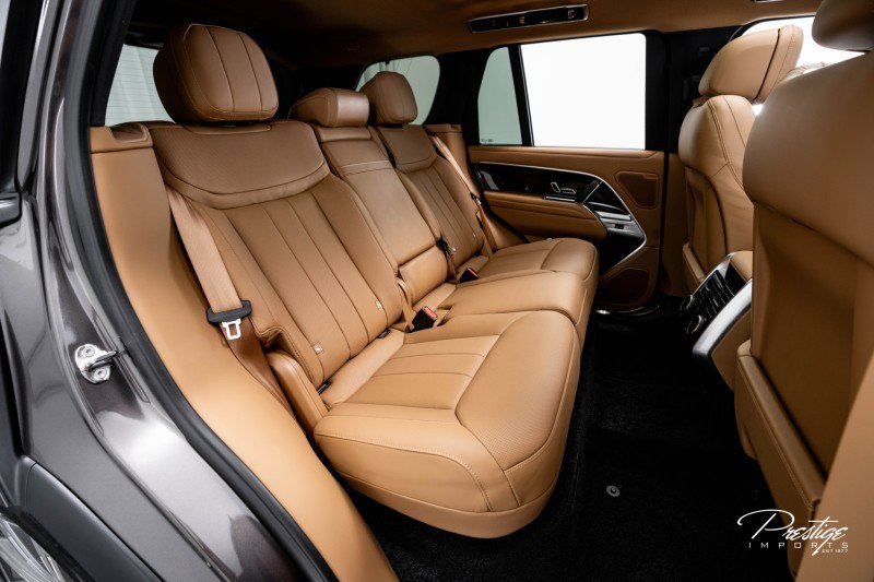 Used 2025 Land Rover Range Rover SE image 50