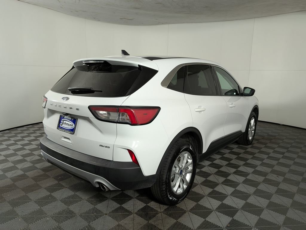 Used 2022 Ford Escape SE image 7