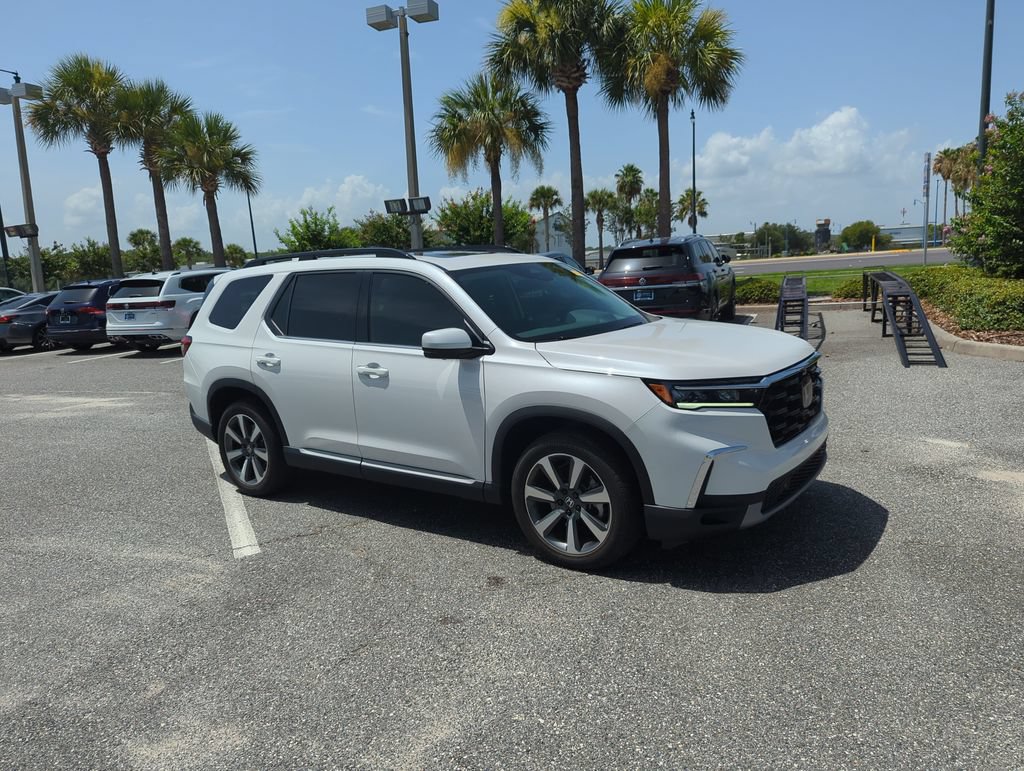 Used 2024 Honda Pilot Elite image 1