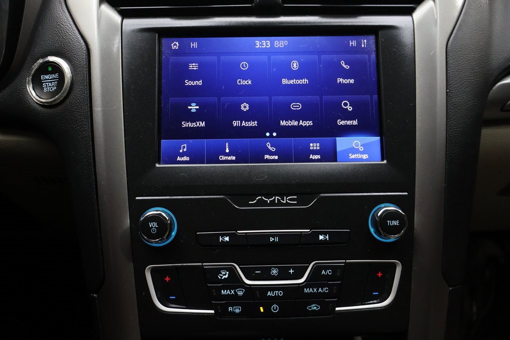 Used 2020 Ford Fusion SE image 21