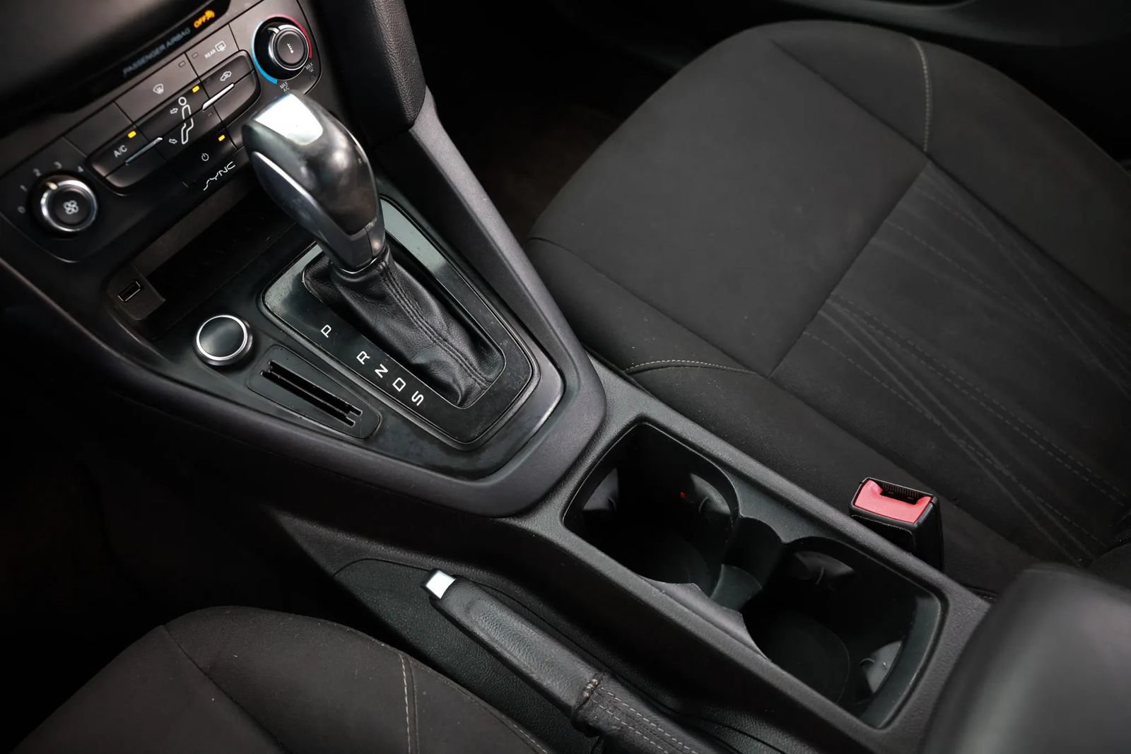 Used 2015 Ford Focus SE w/ SE Sport Package FWD image 37