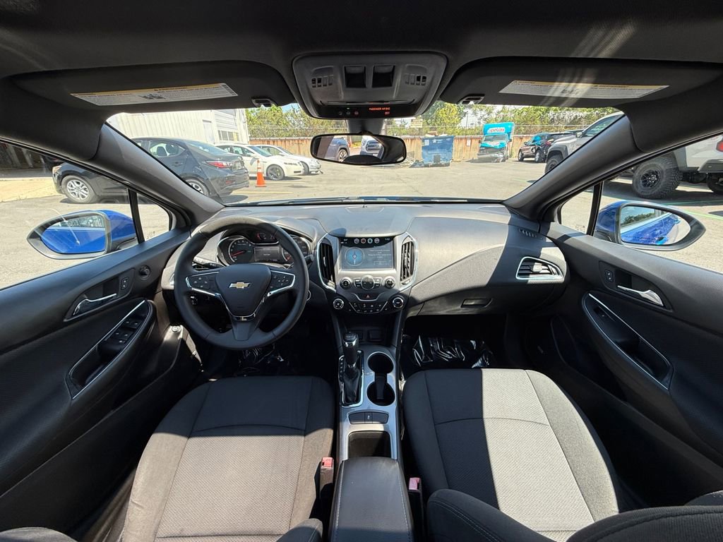 Used 2018 Chevrolet Cruze LT w/ Sun And Sound Package FWD image 21