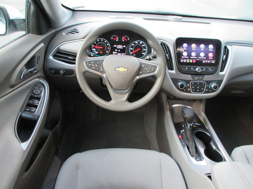 Used 2025 Chevrolet Malibu LT FWD image 14