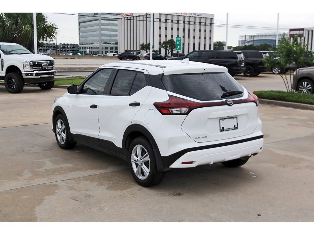 Used 2024 Nissan Kicks S image 4