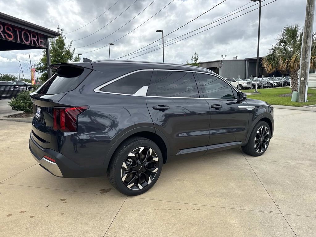 Used 2025 Kia Sorento EX w/ Panoramic Sunroof Package FWD image 8