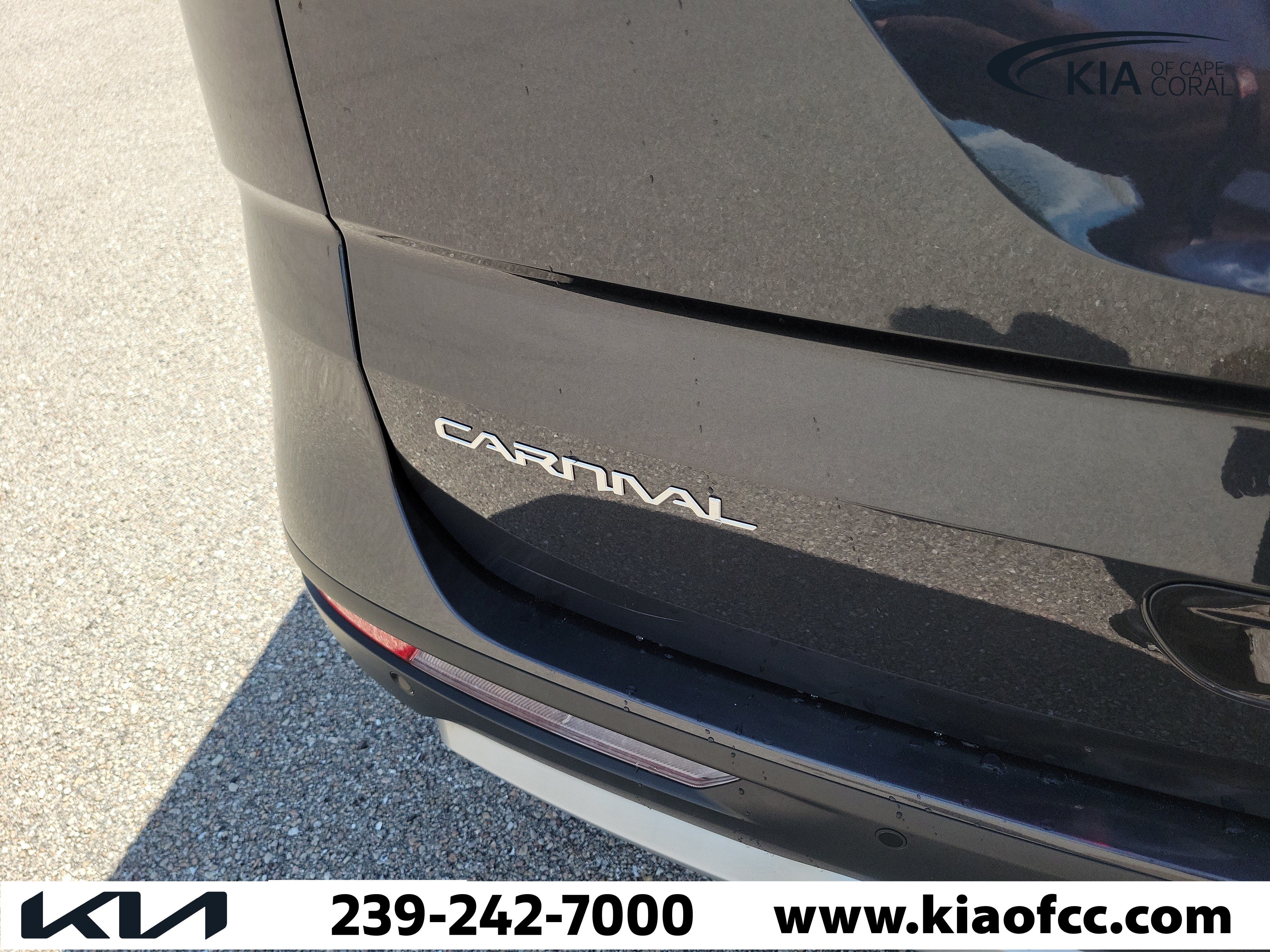 Certified 2023 Kia Carnival EX FWD image 11