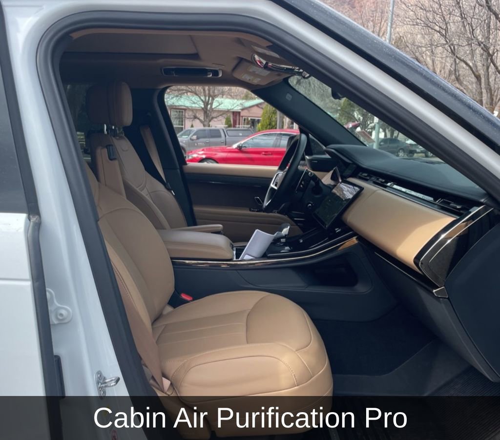 Used 2024 Land Rover Range Rover Sport SE image 9