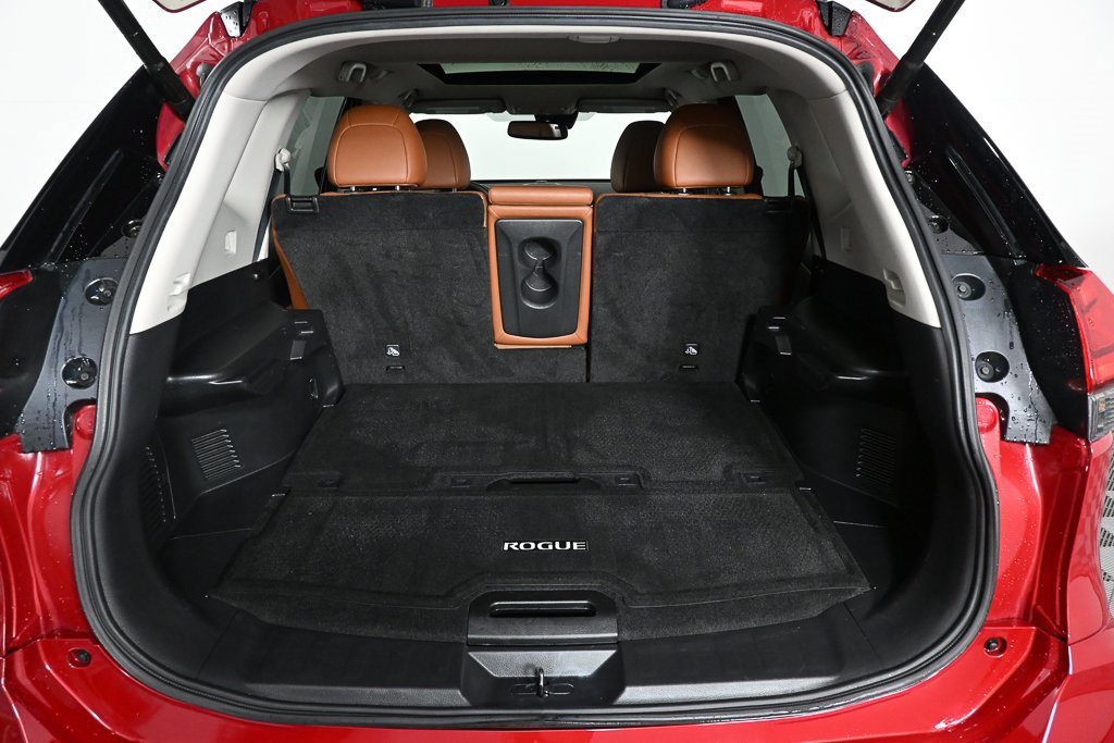 Used 2017 Nissan Rogue SL w/ SL Premium Package image 29