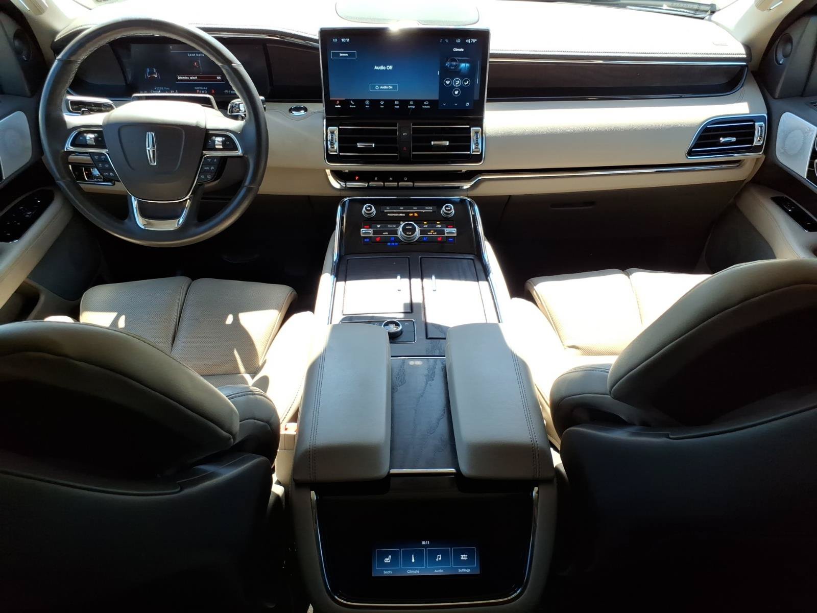 Used 2024 Lincoln Navigator L Reserve AWD/4WD image 12