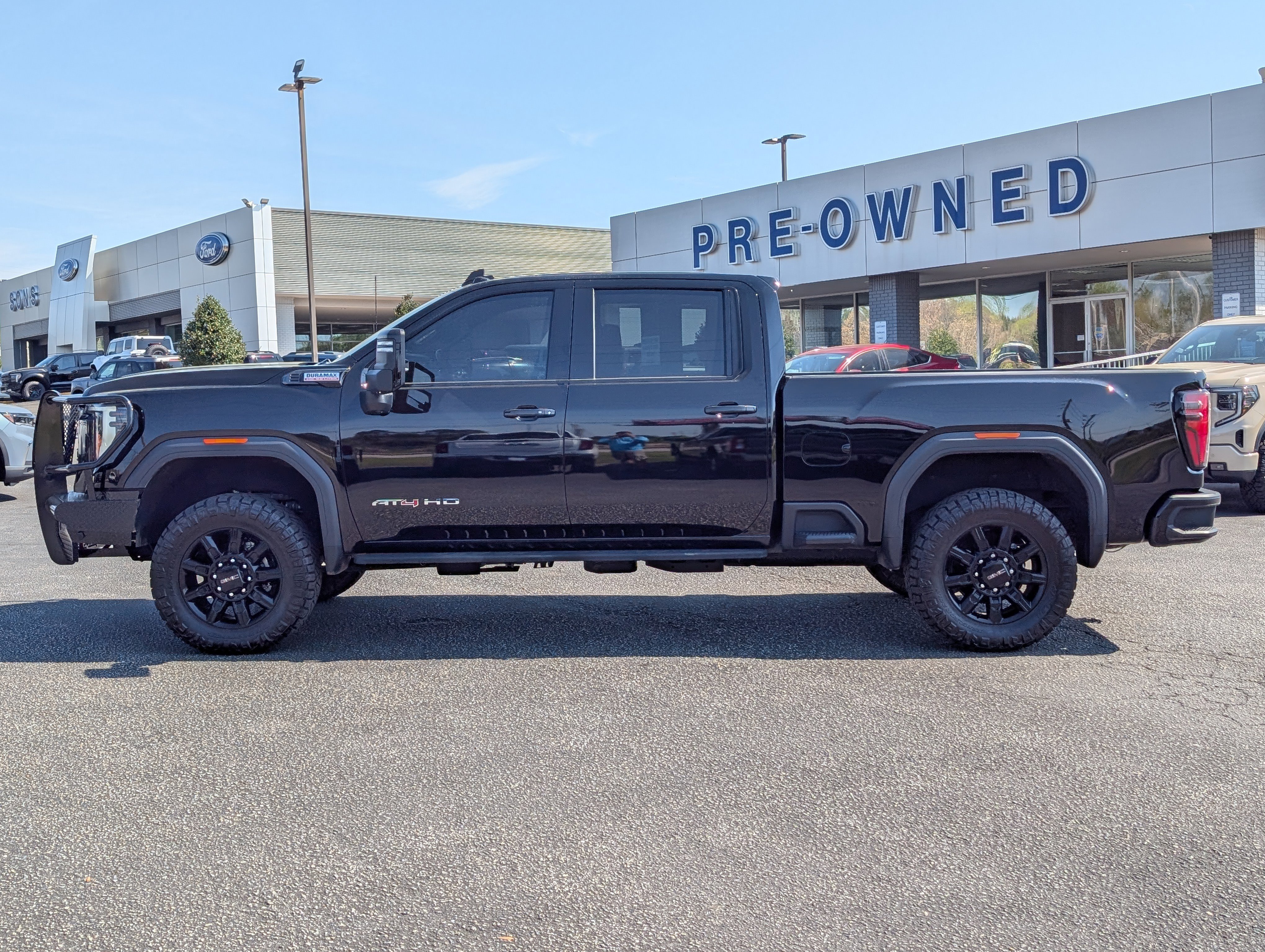 Used 2024 GMC Sierra 2500 AT4 w/ AT4 Premium Plus Package image 14