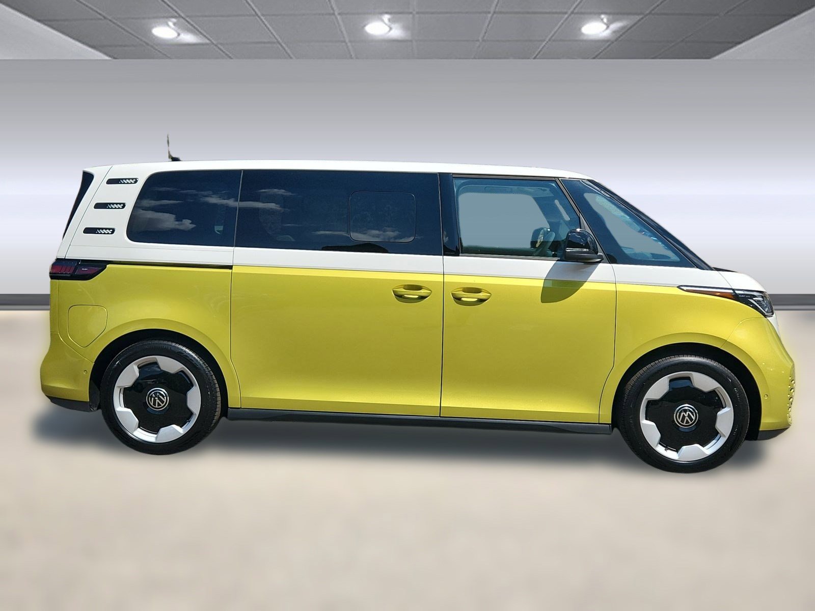 New 2025 Volkswagen ID. Buzz Pro S Plus image 2