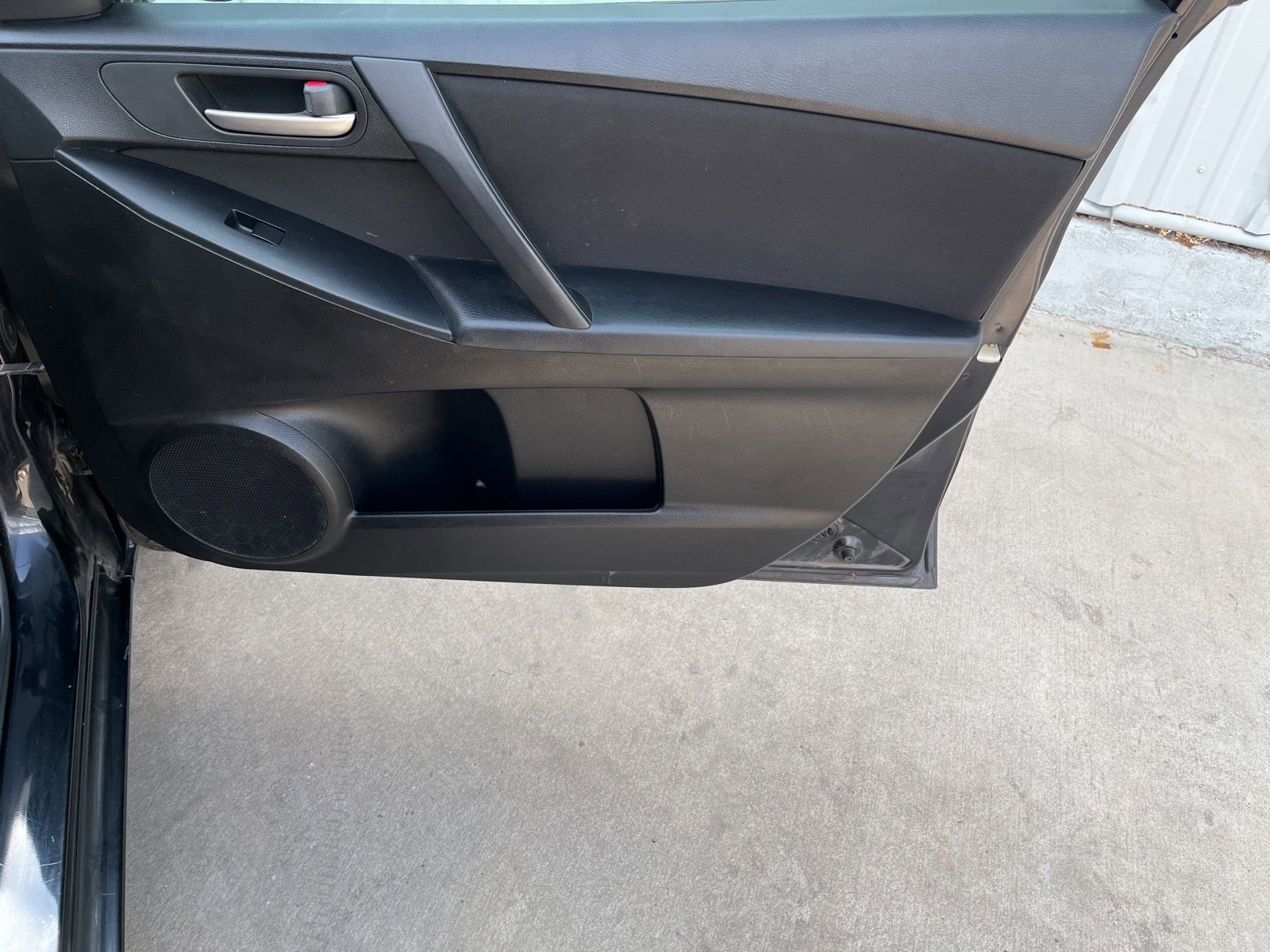 Used 2013 MAZDA MAZDA3 i SV FWD image 17