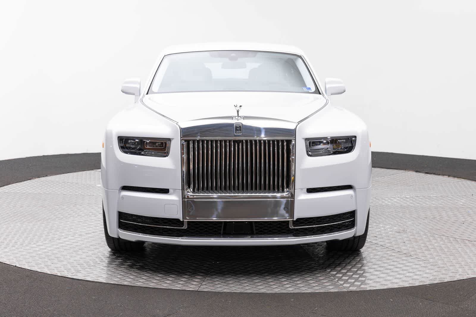 New 2027 Rolls-Royce Phantom Sedan RWD image 6
