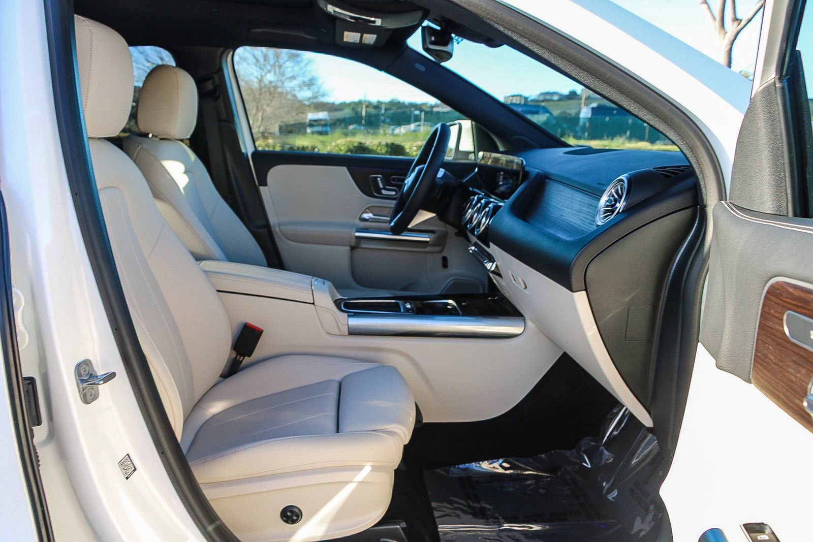 Certified 2024 Mercedes-Benz GLA 250 4MATIC image 17