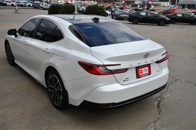 Used 2025 Toyota Camry XLE image 3