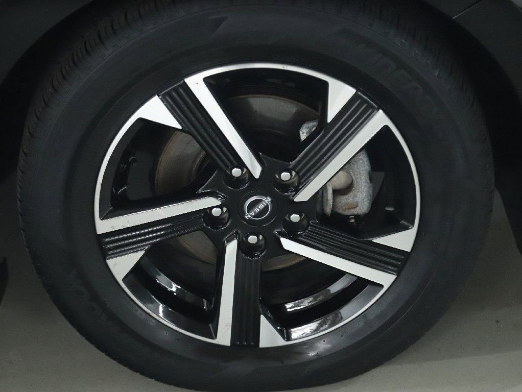 Used 2024 Nissan Sentra SV FWD image 11