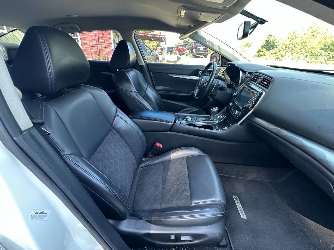 Used 2016 Nissan Maxima SR FWD image 16