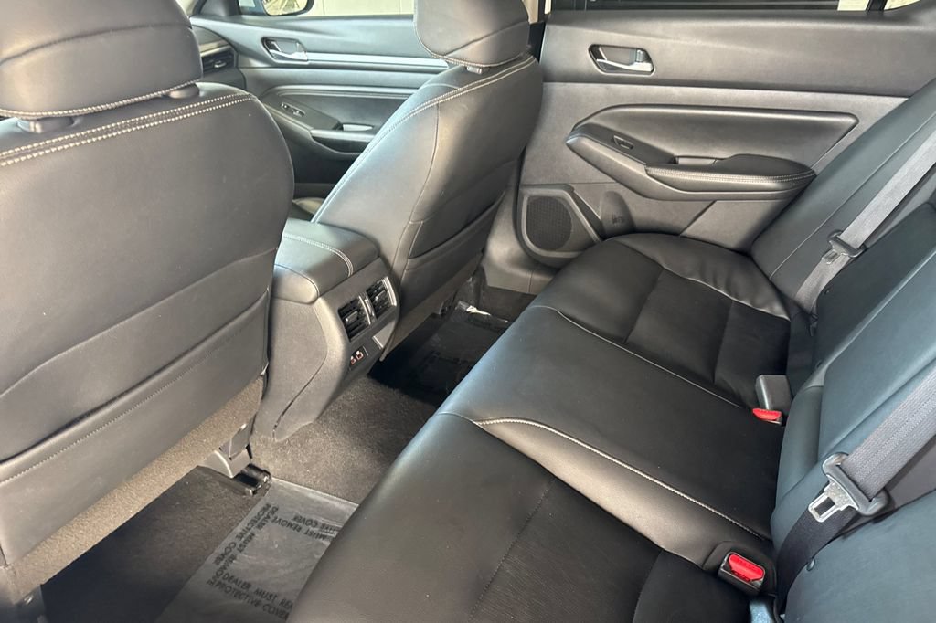 Used 2019 Nissan Altima 2.0 Platinum FWD image 11