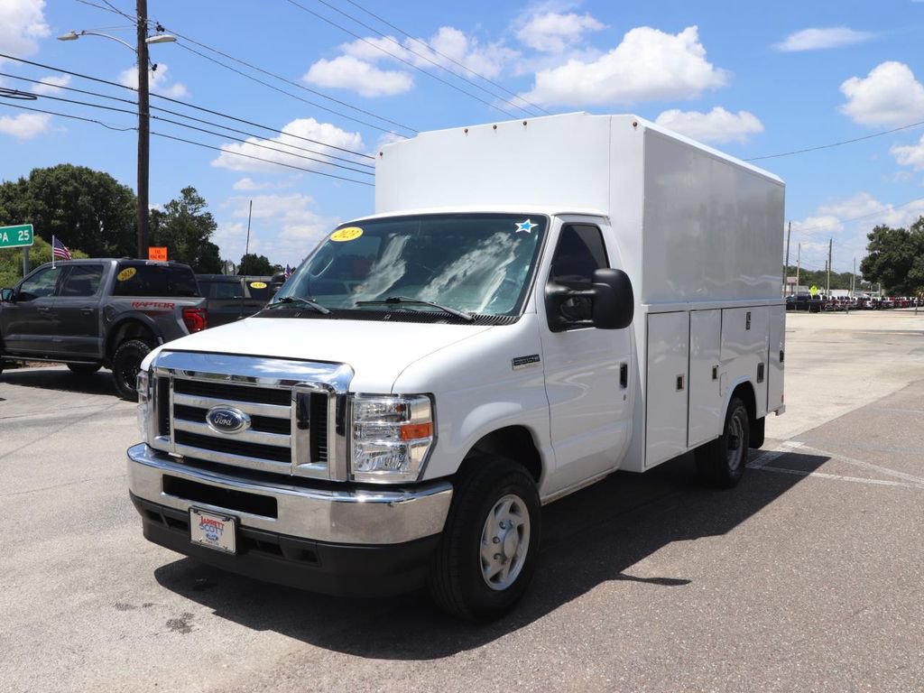 Used 2023 Ford E-350 and Econoline 350 Super Duty w/ Power Windows & Locks Group RWD image 5