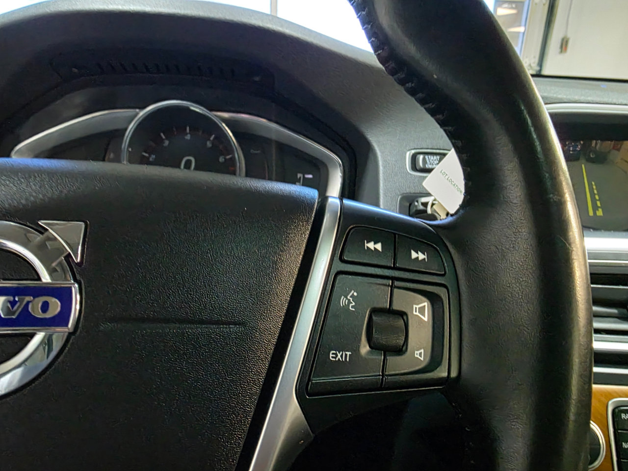 Used 2018 Volvo S60 T5 Inscription Platinum image 30