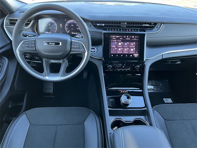 New 2025 Jeep Grand Cherokee Altitude image 3