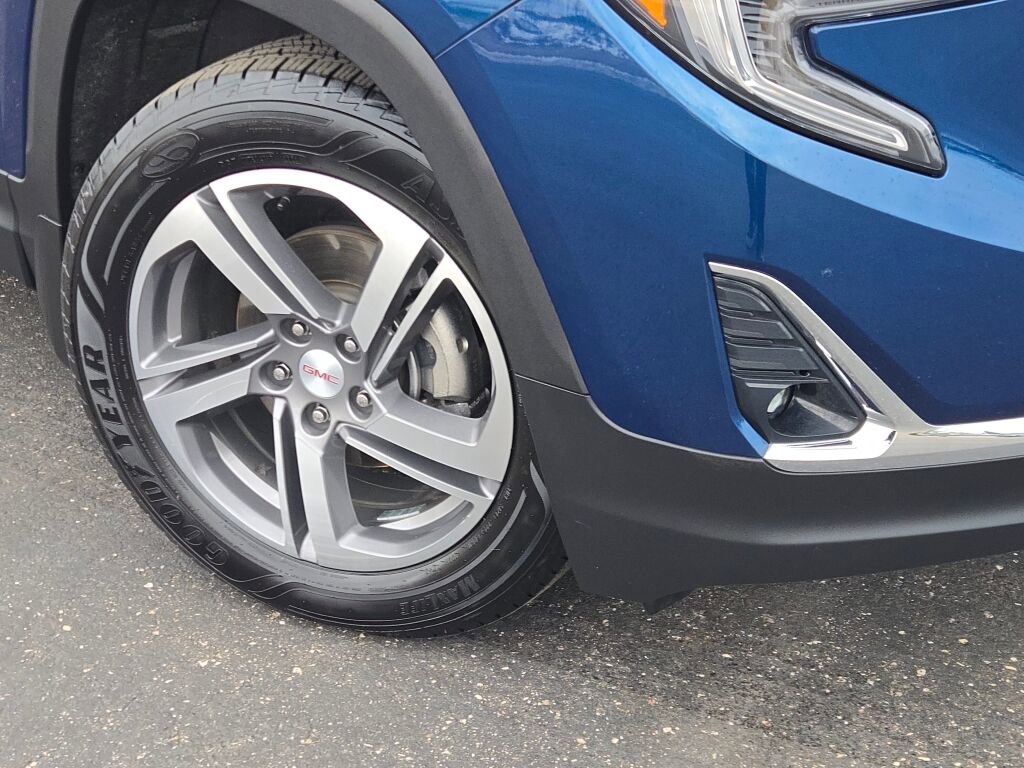 Used 2021 GMC Terrain SLT w/ Infotainment Package II image 3