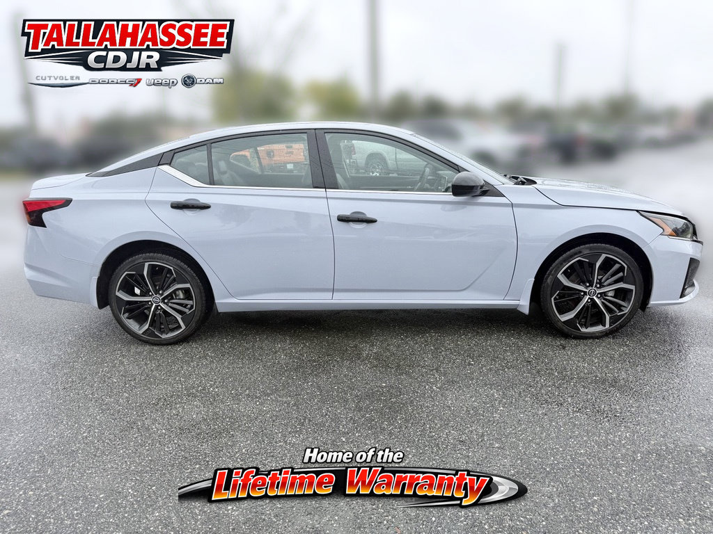 Used 2024 Nissan Altima 2.5 SR AWD/4WD image 2