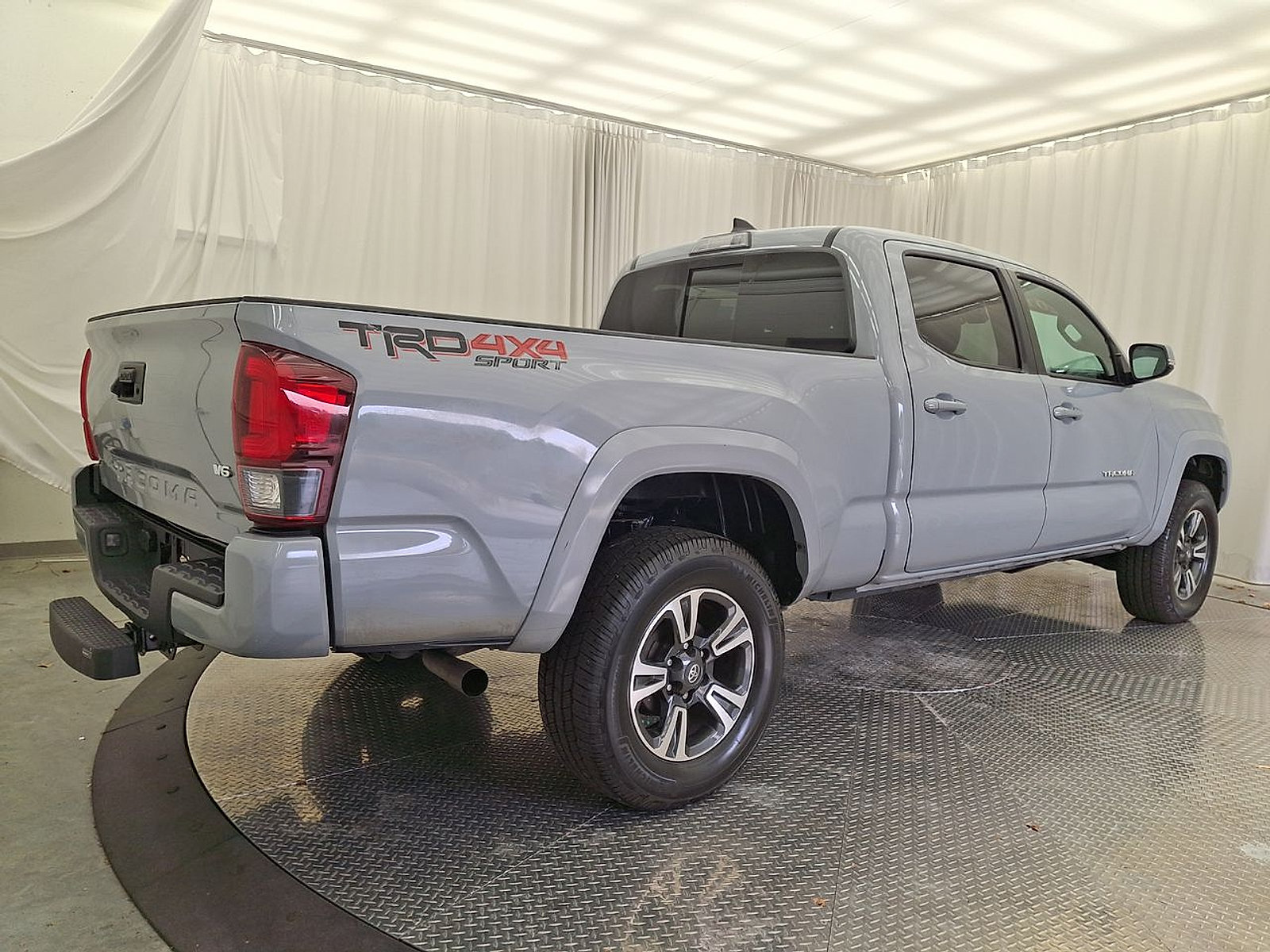 Certified 2019 Toyota Tacoma TRD Sport AWD/4WD image 28