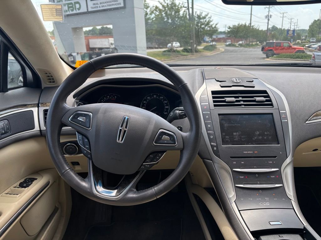 Used 2013 Lincoln MKZ FWD image 11