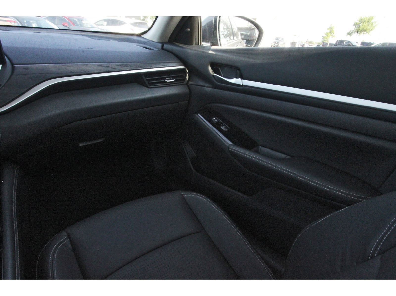 Certified 2025 Nissan Altima 2.5 SL AWD/4WD image 14