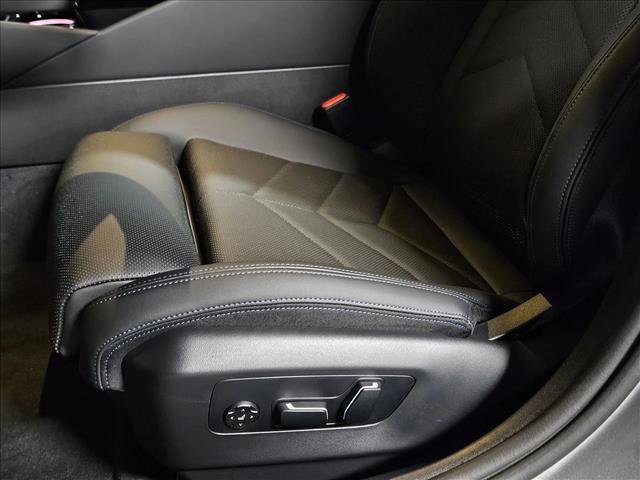 Used 2026 BMW i5 eDrive40 w/ M Sport Package image 4