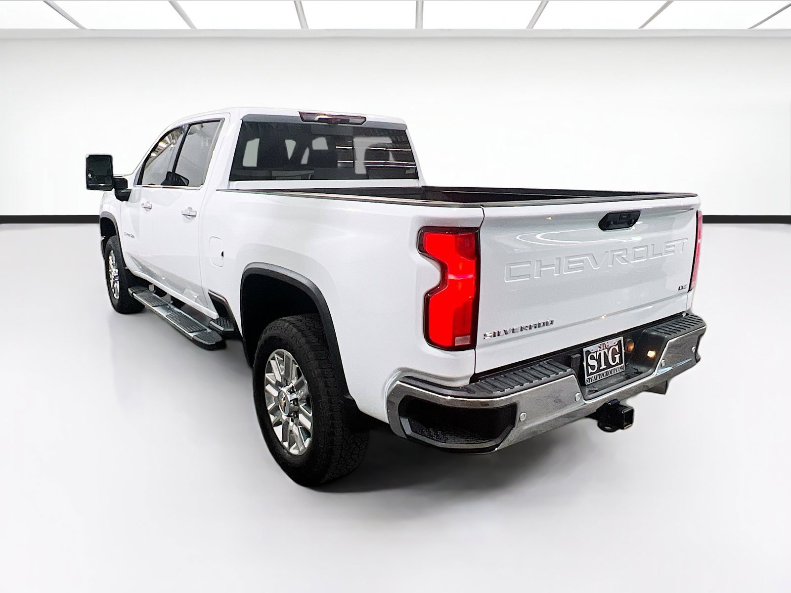 Used 2024 Chevrolet Silverado 3500 LTZ AWD/4WD image 6