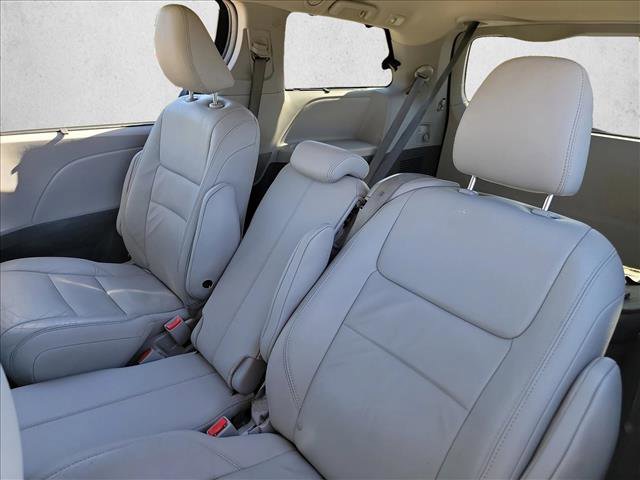 Used 2015 Toyota Sienna XLE image 14
