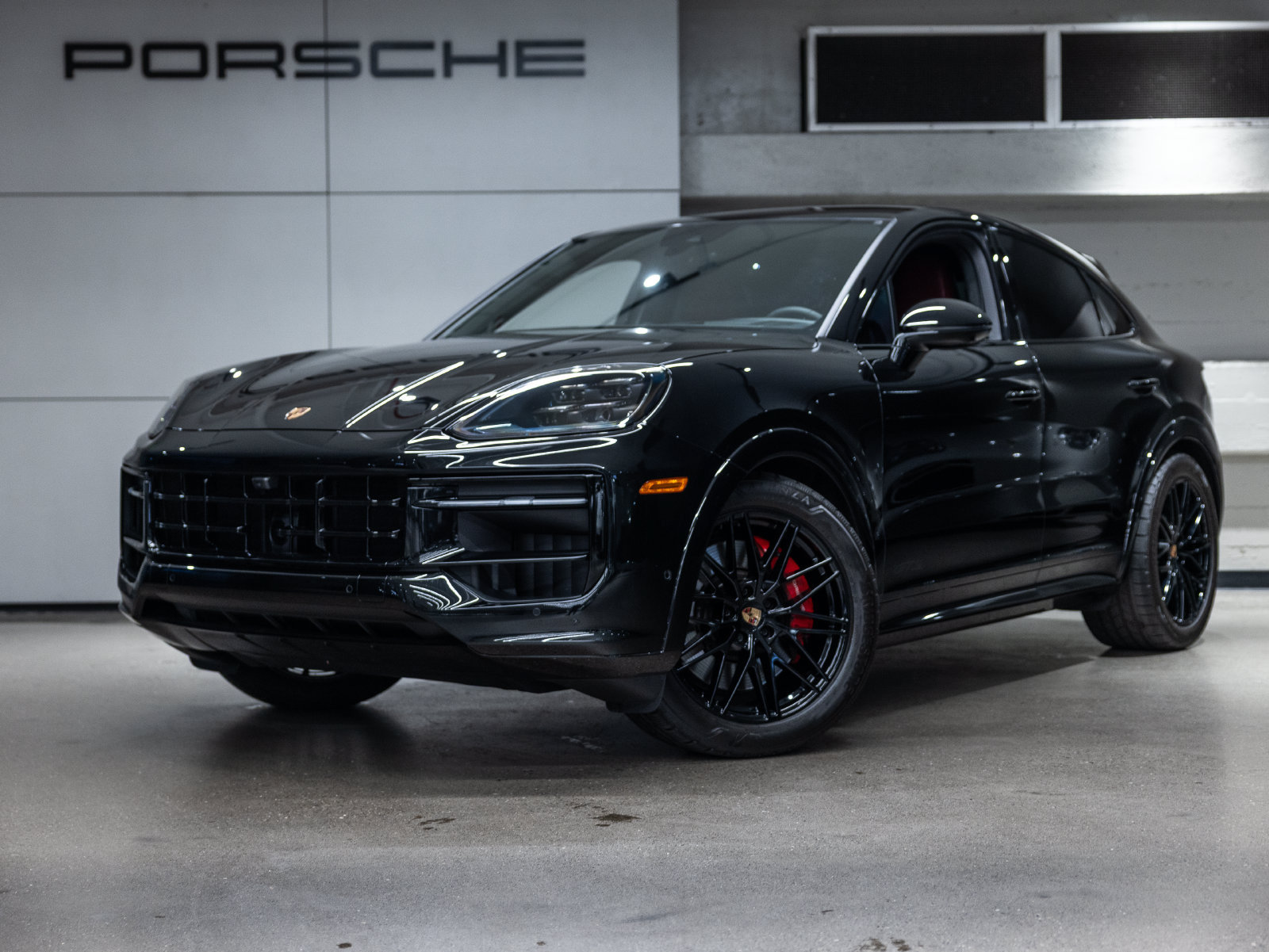 Certified 2025 Porsche Cayenne GTS AWD/4WD image 1