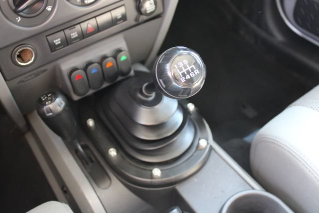 Used 2007 Jeep Wrangler Rubicon w/ Dual Top Group AWD/4WD image 22