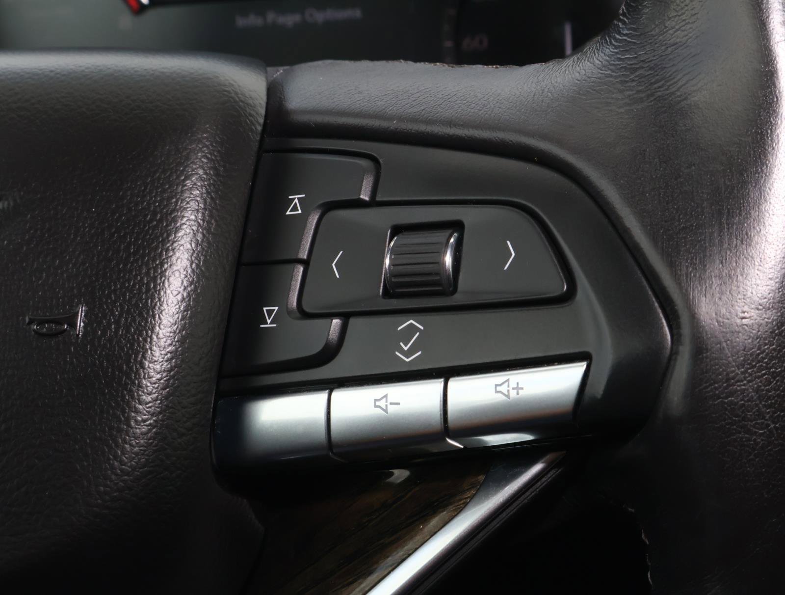 Certified 2024 Cadillac XT6 Premium Luxury image 30