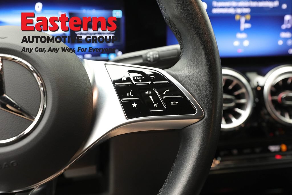 Used 2025 Mercedes-Benz GLA 250 image 15