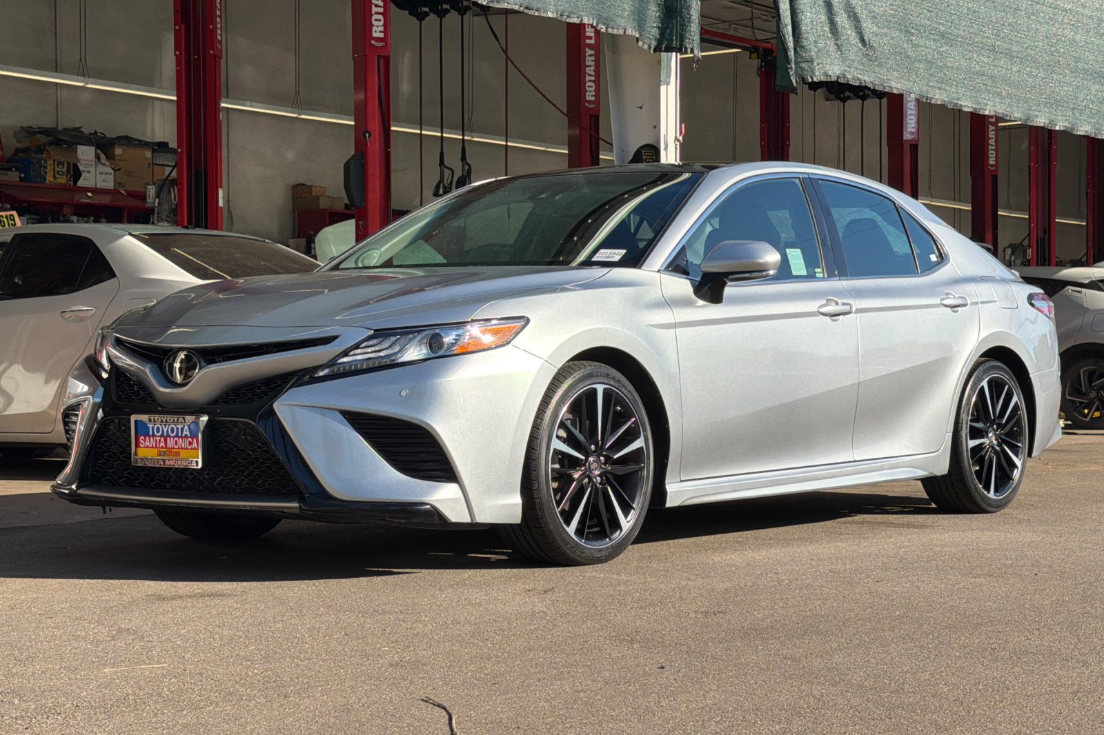 Used 2018 Toyota Camry XSE FWD image 8