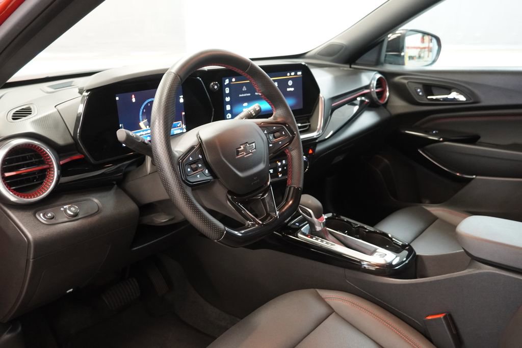 Used 2024 Chevrolet Trax RS w/ Driver Confidence Package image 6