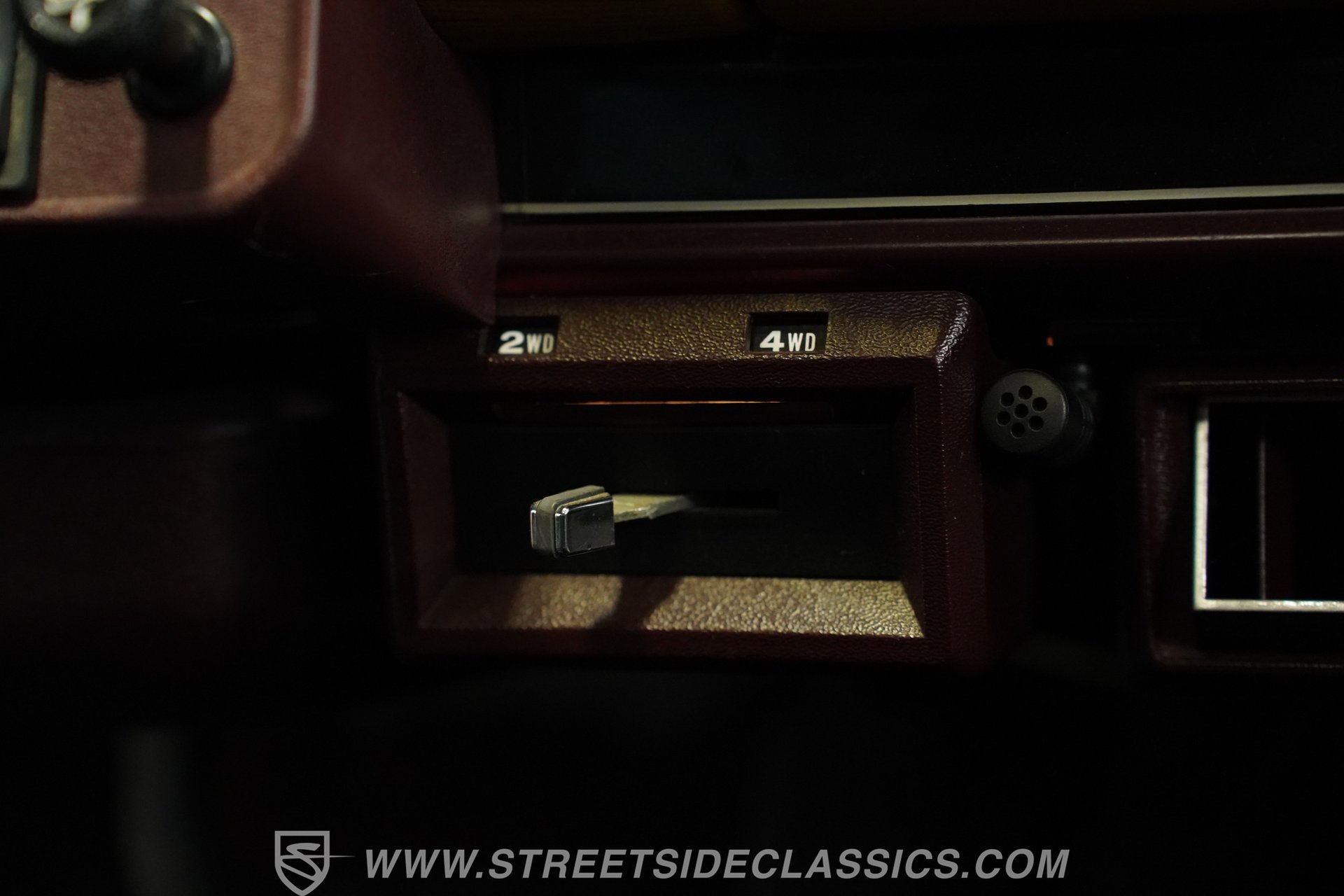 Used 1988 Jeep Grand Wagoneer image 40