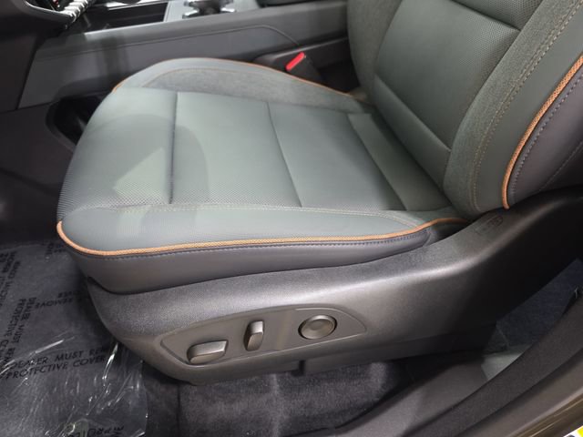 Used 2025 GMC Acadia AT4 w/ Luxury Package image 29