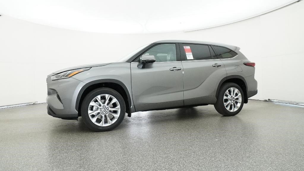 New 2025 Toyota Highlander Limited image 8