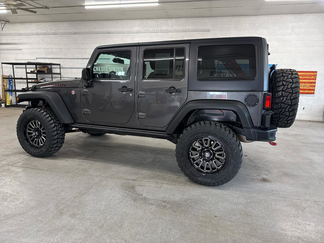 Used 2017 Jeep Wrangler Unlimited Rubicon image 2