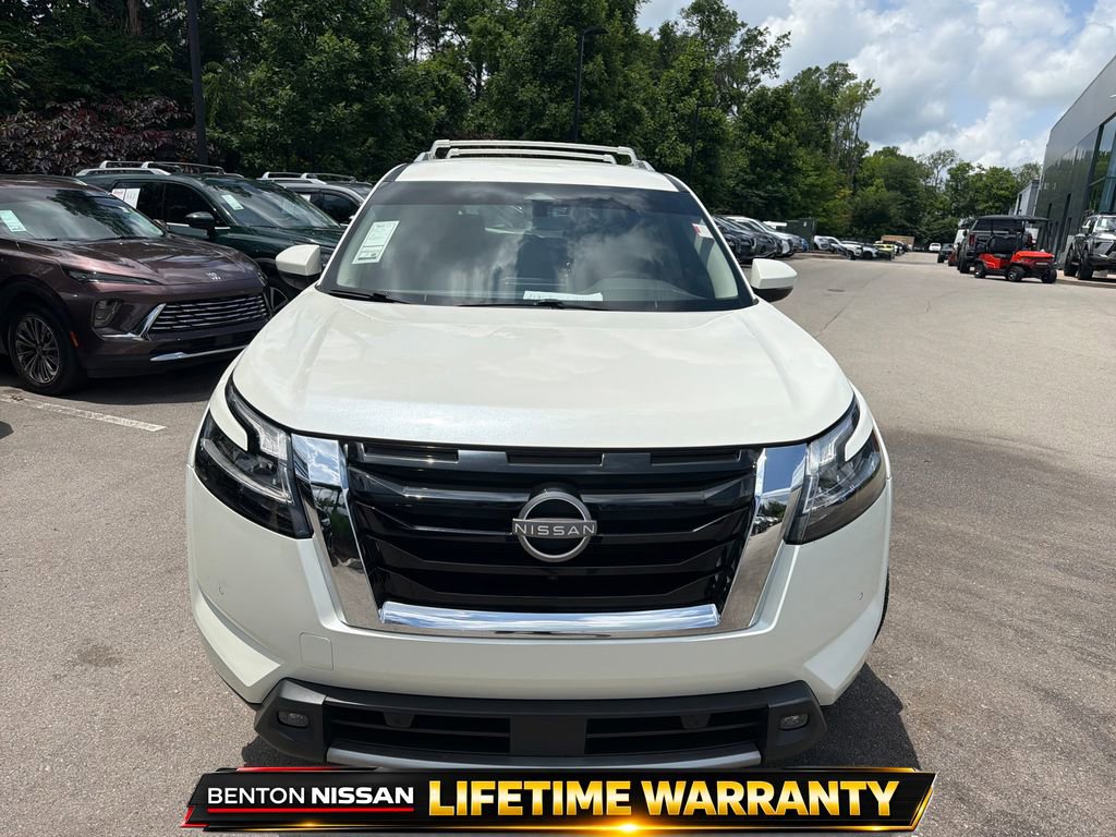 Used 2023 Nissan Pathfinder SL FWD image 9