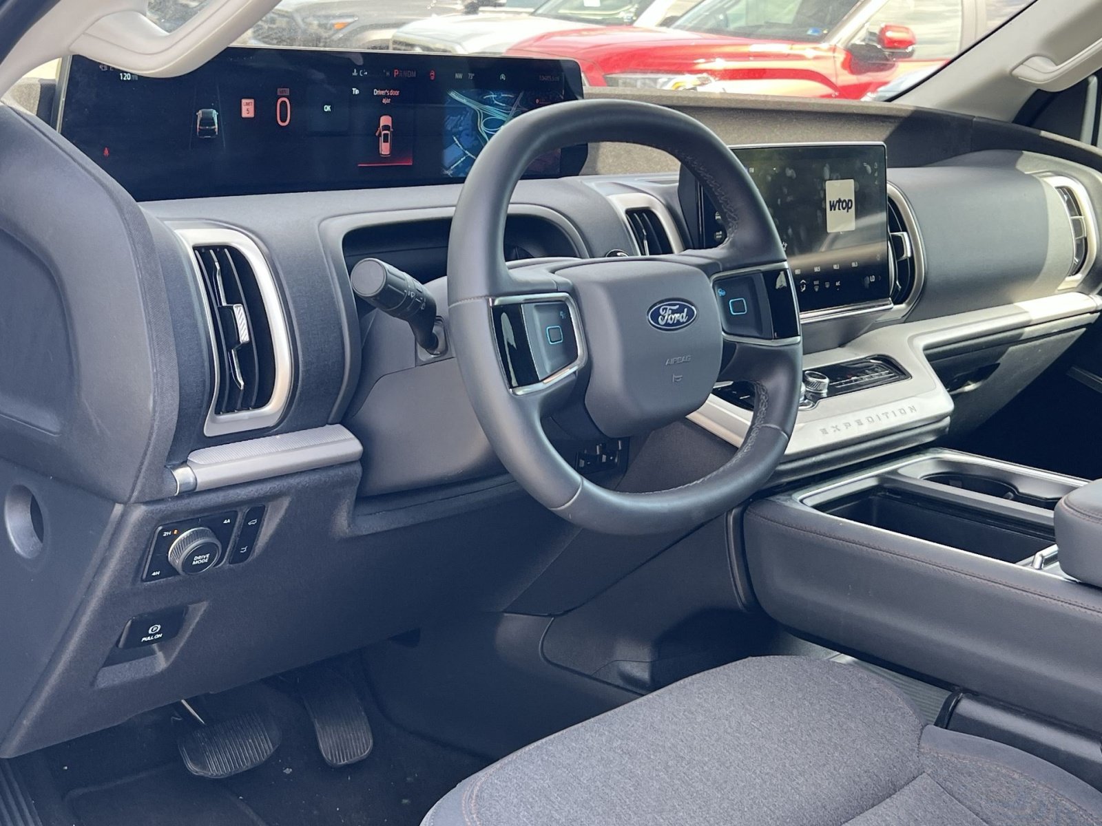 Used 2025 Ford Expedition Active AWD/4WD image 16